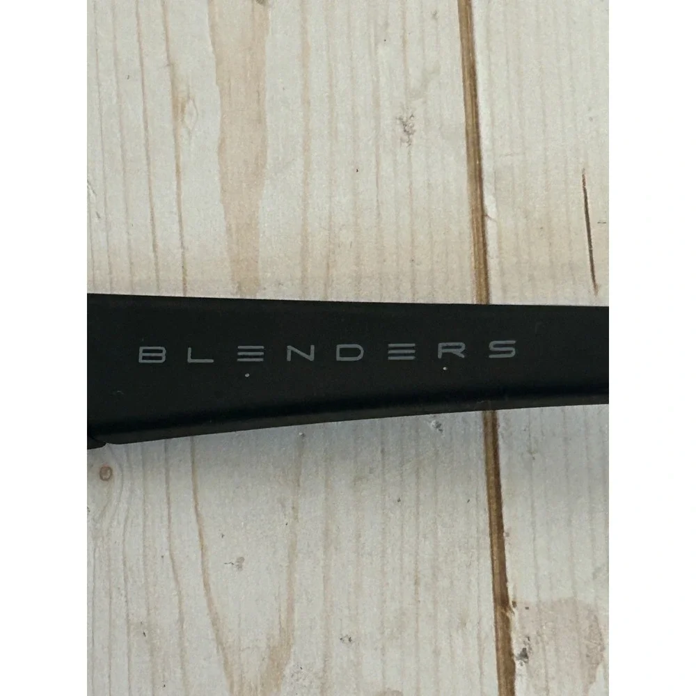 Blenders Eclipse X2 Sunglasses Polarized Jet Line Satin Black Smoke